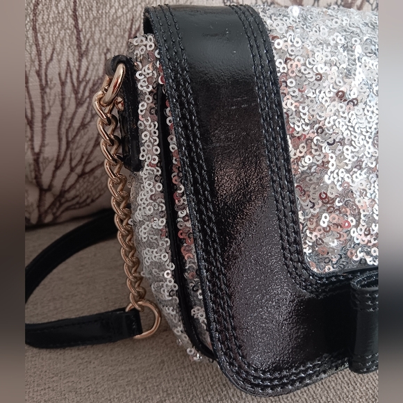 Kate Spade Black and Silver Sequin Crossbody Bag EUC - Picture 6 of 10